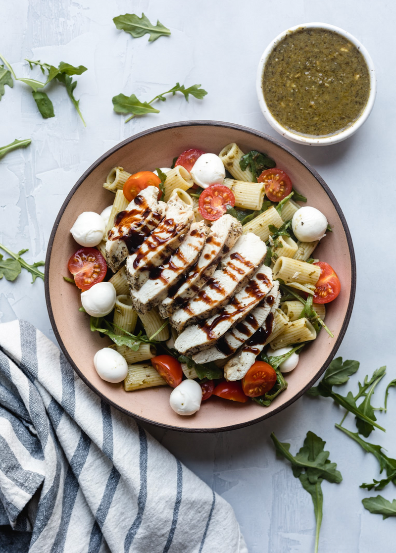 Pasta Salad That Doesn’t Suck (Caprese Chicken Pasta Salad Meal Prep)